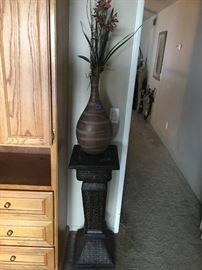 Pedestal & Vase