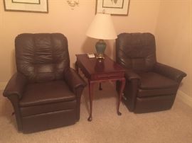 pair of smaller mint condition Lazy Boy recliners