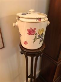 Large floral lidded pail porcelain pail