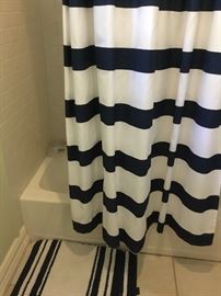 Shower curtain & 2 mats