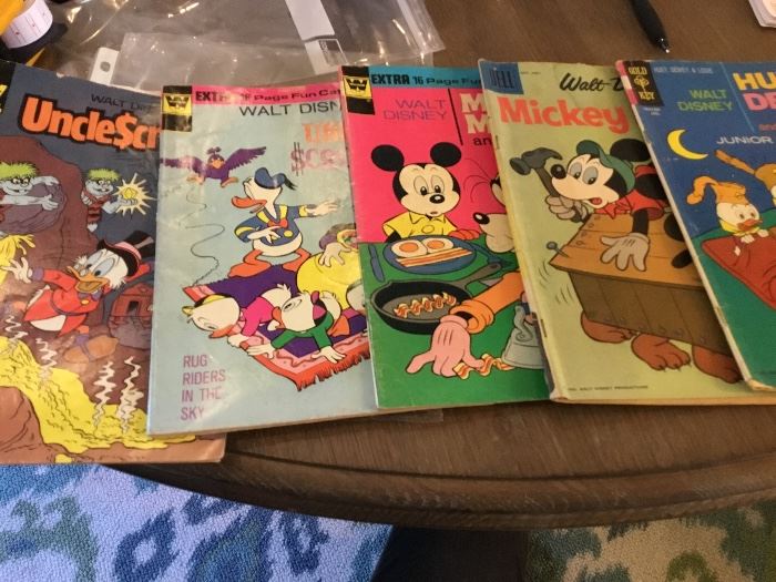 Collectibles Mickey Mouse magazines 