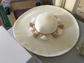 Lillie Pulitzer beach hat