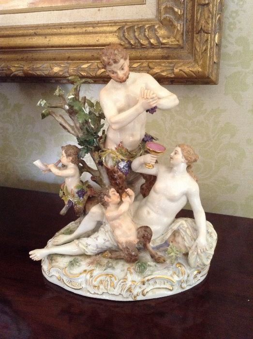 MEISSEN FIGURAL GROUP PAN WITH A MAIDEN