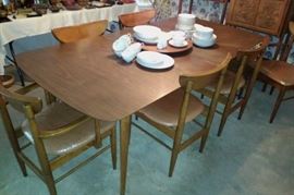 Mid-Century Dining Table & Chairs by Walter of Wabash...shown w/2 Leaves in