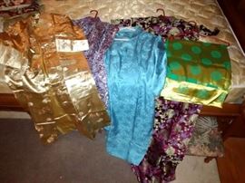 Authentic Chinese Dresses, Robe