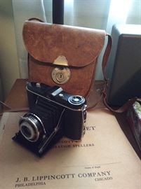Rare German AGFA Isolete Folding Camera and case