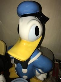 Donald Duck Cookie jar