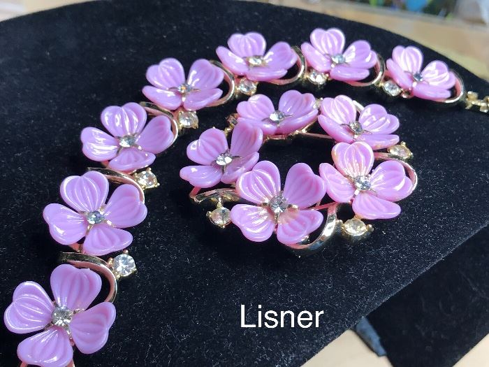 Fun Lisner vintage bracelet and matching brooch 
