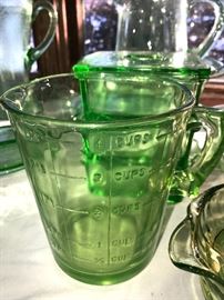 Green Depression four cup measuring cup