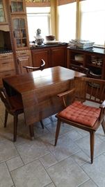Willett 1950's transitional cherry drop leaf dining table