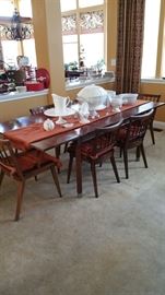 Willet Transitional dining table w/ 6 chairs, 2 leaves, fully extended