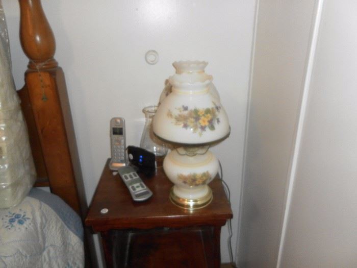 night stand and 2 lamps