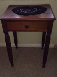 Antique 1 drawer stand