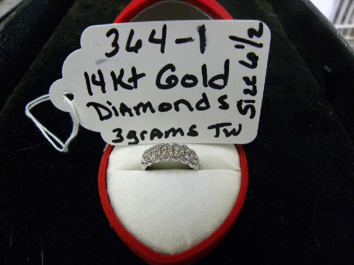 14kt Gold & Diamond Ring