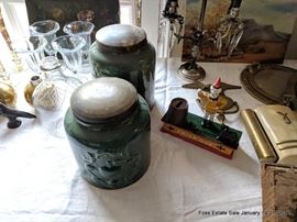 Stoneware cookie jars/crocks