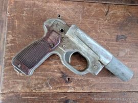 WWII era flare gun.