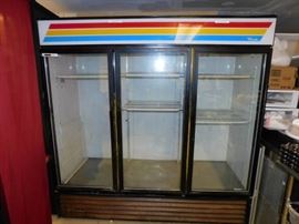 True GDM-72 Glass 3 Door Merchandiser working unit