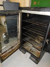 Masterbuilt 20072612 40-inch Electric Smoker With ...