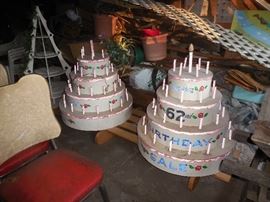 These 2 cakes are great and very large. Advertising cakes!!