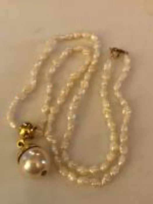 14k gold and freshwater pearl necklace