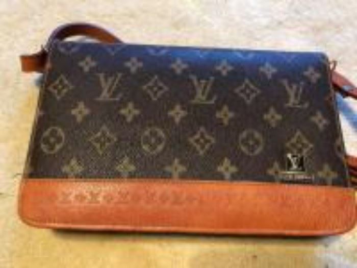 LV style purse