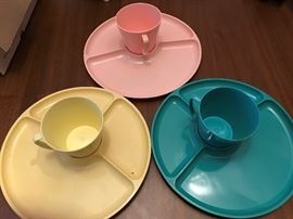 Vintage Plastic Sandwich plates with cups
