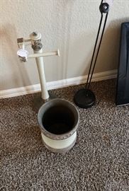 Ceramic matching trash can and toilet paper holder
