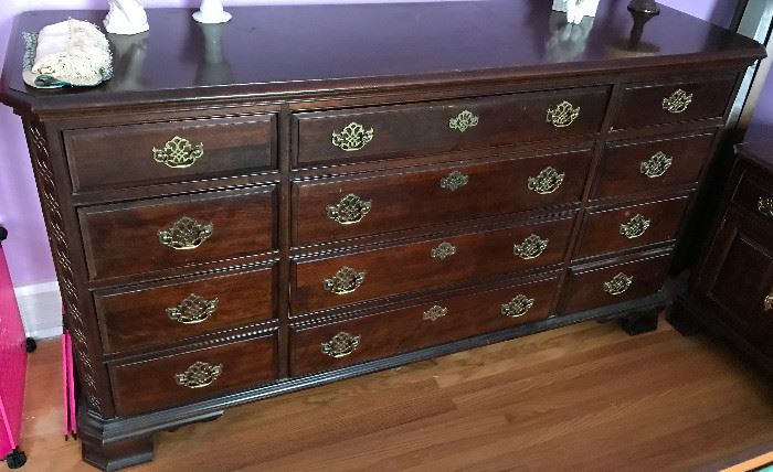 Pennsylvania House Queen bedroom set includes four poster bed, chest of drawers, two night stands