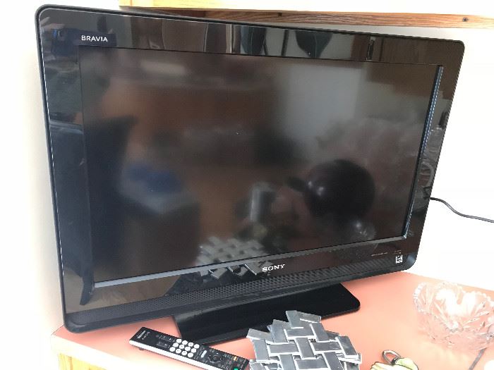 Sony Bravia flatscreen tv 24"