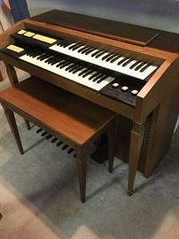 Vintage Hammond organ