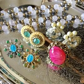 Vintage jewelry & pins