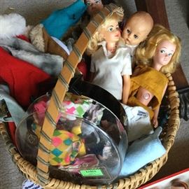Lot of vintage dolls and accessories