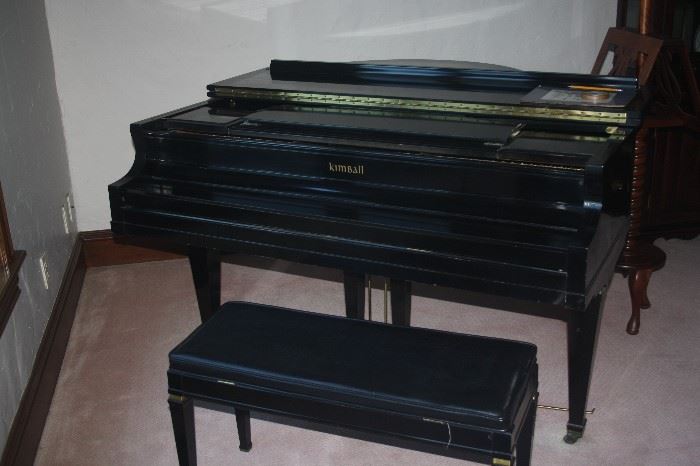 KIMBAL BLACK LACQUER BABY GRAND PIANO