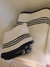 lots of brand new towels