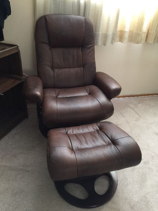 NICE! Barcalounger leather chair and ottoman. This chair is so comfortable and is in great shape. Retails for $650!