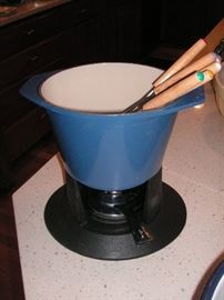 Le Creuset fondue pot/warmer