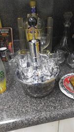Park Sherman liquor decanter dispenser very nice with glasses