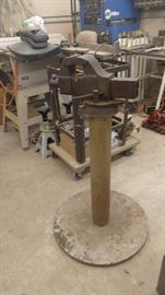 Old colonial floor vice