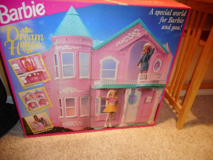 Barbie Victorian Dream House, box