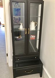 Display cabinet w/drawer