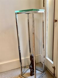 Stainless steel display stand  w/ 1" green glass