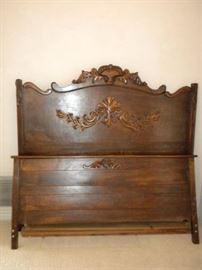 ANTIQUE FULL SIZE BED