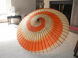 LARGE PARASOL