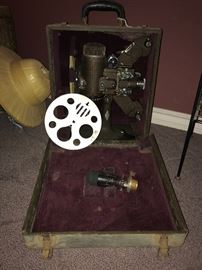 VINTAGE FILMO MOVIE CAMERA