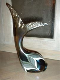 STUART ABELMAN FISH FIGURINE WITH FEATHERING