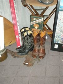 COWBOY BOOTS