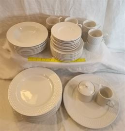 LNT Home basketweave pattern everyday china set   http://www.ctonlineauctions.com/detail.asp?id=678270