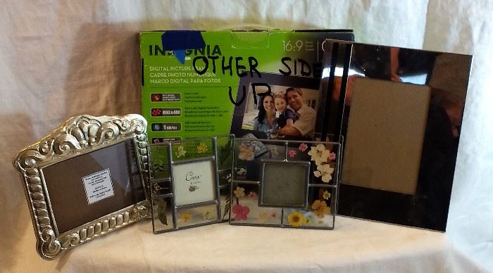 Picture Frames, including a Digital Frame http://www.ctonlineauctions.com/detail.asp?id=678389