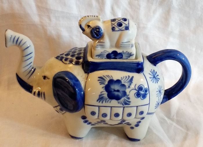 Asian-Style Elephant Teapot and More, Including Décor http://www.ctonlineauctions.com/detail.asp?id=678282