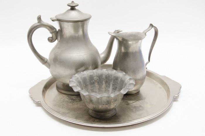 Pewter Tea Pot & Assorted Serving Pieces   http://www.ctonlineauctions.com/detail.asp?id=678401